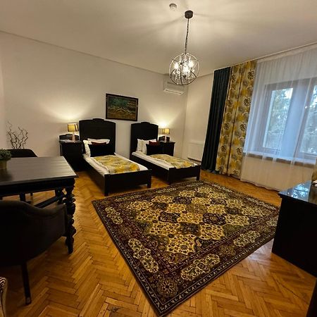 ホテル Casa Negustorului デヴァ エクステリア 写真