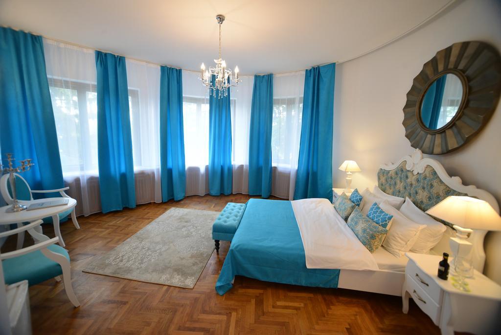ホテル Casa Negustorului デヴァ エクステリア 写真