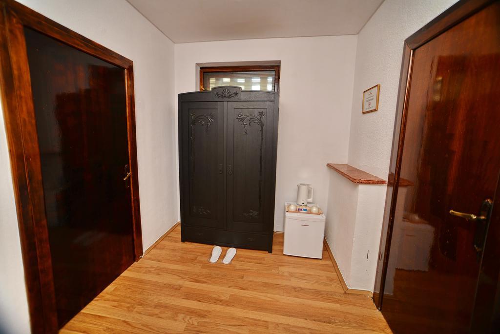 ホテル Casa Negustorului デヴァ エクステリア 写真