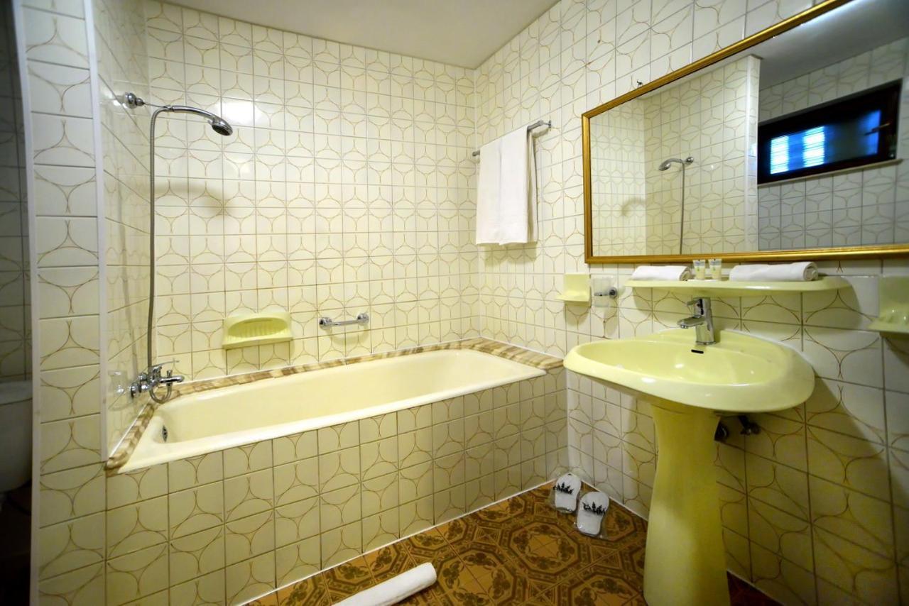 ホテル Casa Negustorului デヴァ エクステリア 写真