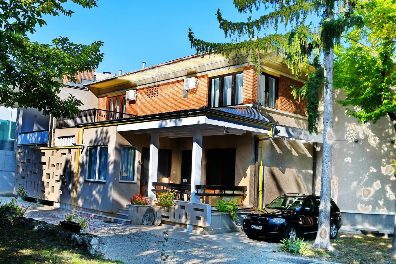 ホテル Casa Negustorului デヴァ エクステリア 写真