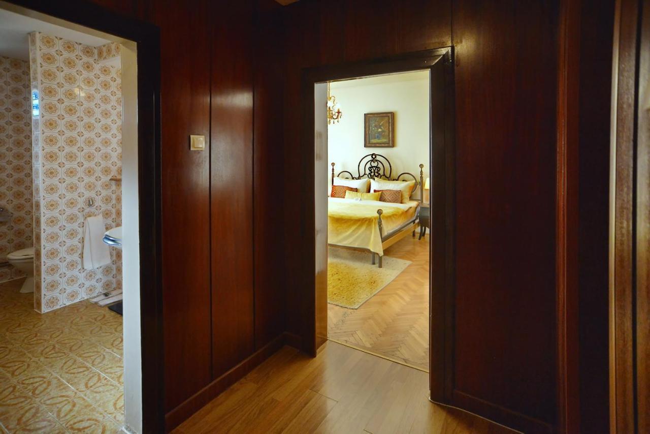 ホテル Casa Negustorului デヴァ エクステリア 写真