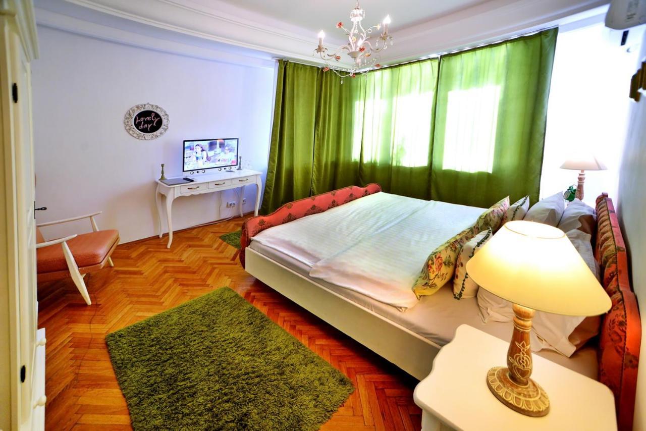 ホテル Casa Negustorului デヴァ エクステリア 写真