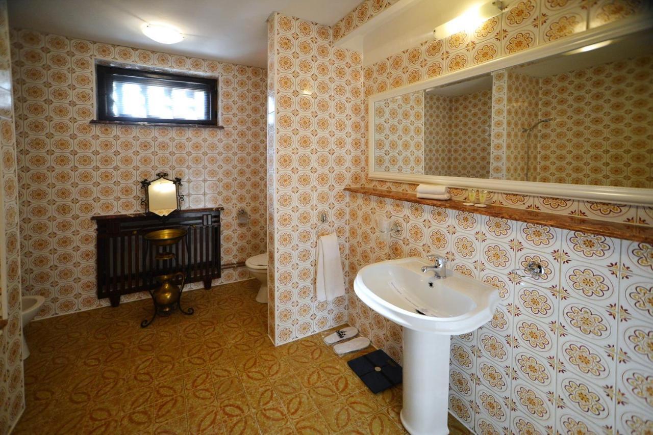 ホテル Casa Negustorului デヴァ エクステリア 写真